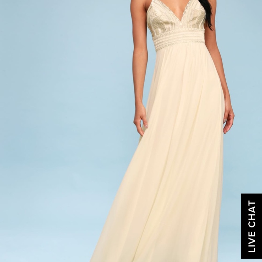 Beautiful long dress!